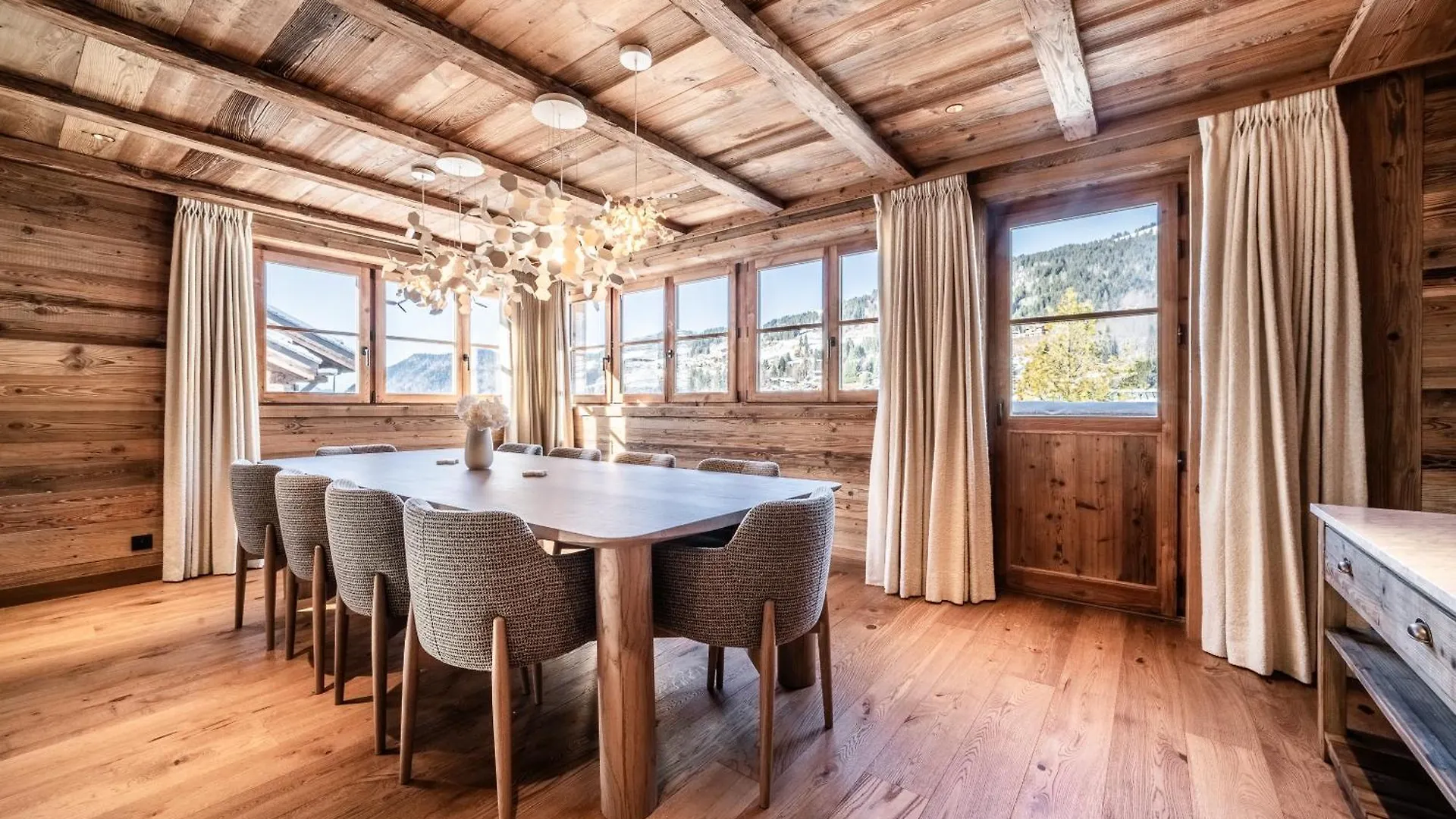Chalet Savanna, Les Gets - By Emerald Stay
